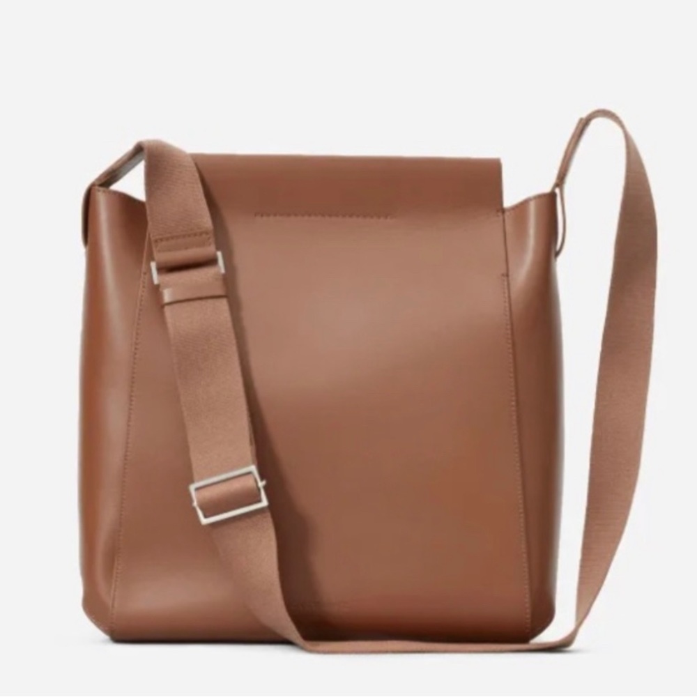 Everlane The Form Bag in Cognac